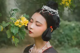 小说：王妃一眼看出丫鬟是侧妃的奸细，故意让她干粗活，气死丫鬟图片