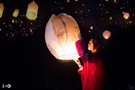 小说：穿越古代，到处都在闹饥荒，她既然有粮食就绝不会见死不救图片