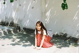 小说：父亲面前，后妈跟她上演母女情深，背地里死活不让她回家图片