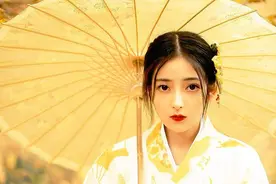 小说：魅惑酒吧疯狂消费，获得女神青睐。图片