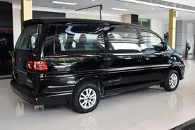 想买10万以内侧滑门MPV，可以看看这两款，空间大、油耗低、耐用图片