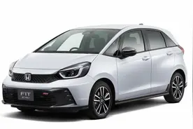 新款飞度官图发布！熏黑套件+换档拨片+全新方向盘图片