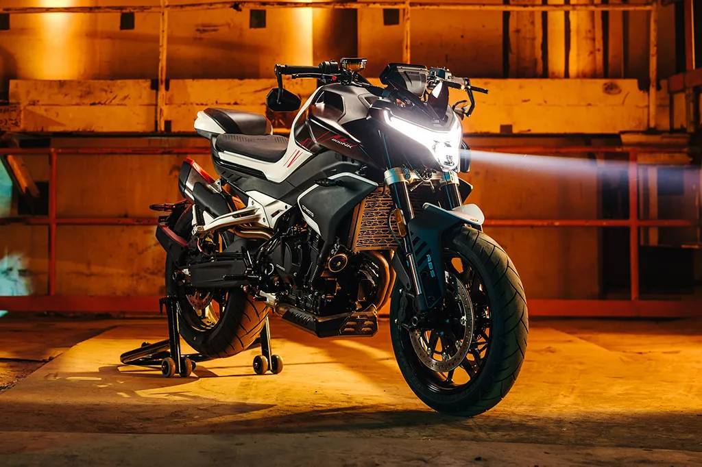 2025 款 CFMOTO 800NK 美国上市,这着实有点敷衍美国车友了!6849|小老婆汽機車資訊網