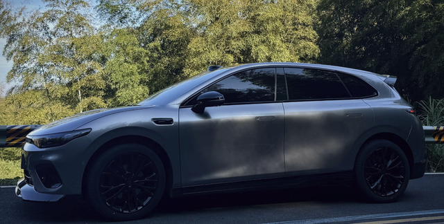 零跑Lafa5上市售9.78万元起