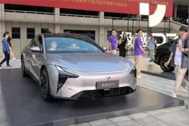限时优惠价19.99万起售价，性能和智能兼得，极越07上市视频封面