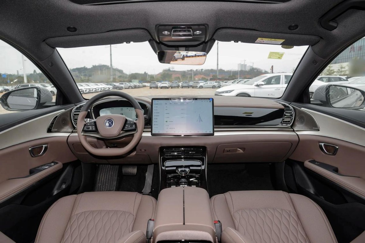 比亚迪_比亚迪汉DM 对比 奇瑞风云A9L 落地价分析