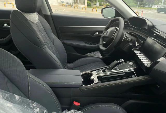 新前脸可以吗？新东风标致508L实车现身，只要价格到位应该不愁卖