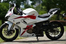 赛250Mini版上市，售价17999元！座高降低20毫米！图片