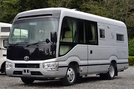 舒适型大空间的代表，4.0T丰田考斯特房车， 6米中巴客运底盘打造图片