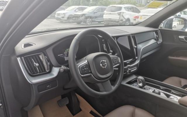 细节调整升级，2023款沃尔沃XC60实车曝光