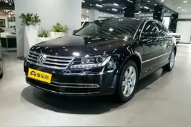 搭载4.2L V8发动机，零百加速6.9s，详解辉腾2015款 4.2L 奢享款图片