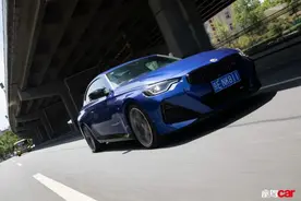 让灵魂开始躁动！试驾宝马M240i 双门轿跑车图片