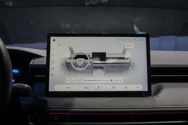 一汽丰田新款卡罗拉亮相广州车展