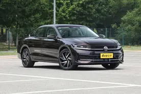 本是同根生，到底怎么选？迈腾对比帕萨特图片