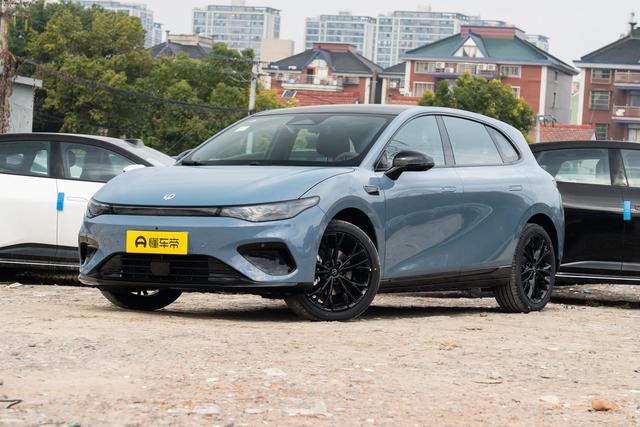 零跑Lafa5上市售9.78万元起