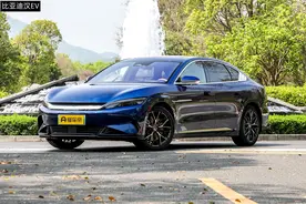 比亚迪汉EV拼了！配12扬声器+丹拿音响，在同级车型中表现如何？图片