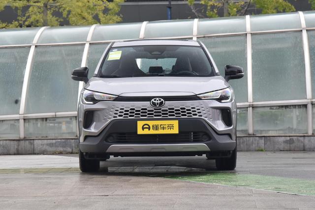 家用通勤看这款？卡罗拉锐放对比本田 HR-V，谁更适合你？