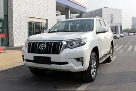 能翻山能越水，城市里跑油耗11个起步，实拍普拉多图片