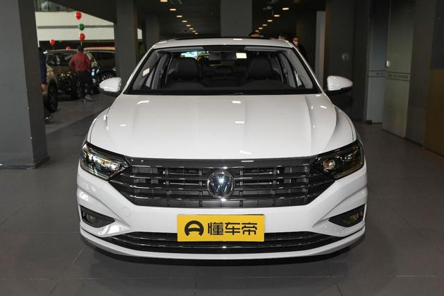 体验2022款速腾：1.4T动力，百公里油耗5.6L，8.7秒破百，香？