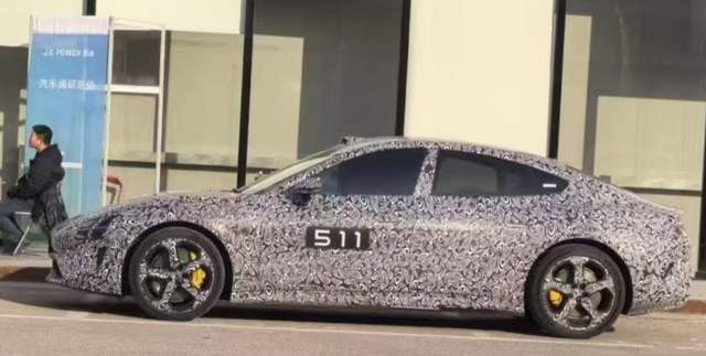 入门终于不是400V！小米SU7改款清单曝光，涨价1万更值得买？