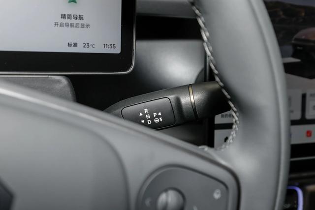 零跑Lafa5成了，限时9.28万起，3天卖了7397台，哪个版本值得买？