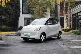 更完美的宝妈通勤车，试驾物五菱宏光MINI EV四门版图片