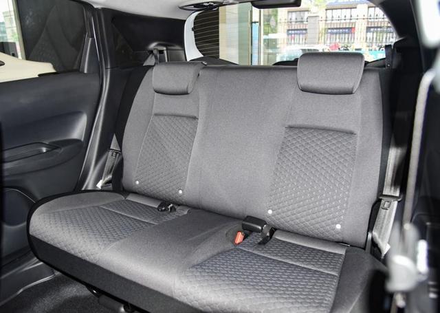 飞度的改装一直很火，包括这官方改装的无限MUGEN版