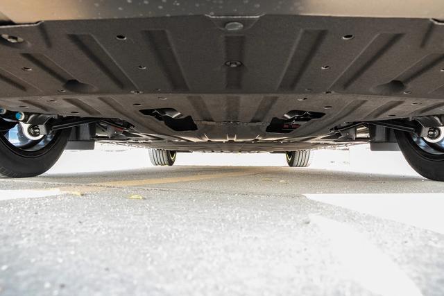 颜值智能操控三在线 东风奕派 eπ007+ 15 万级智美轿跑新选择