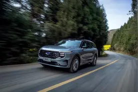 不需要考虑的选择，福特锐界L与大众途昂直接PK图片