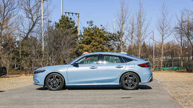 两厢定位,提供手动挡车型,型格hatchback售价13.99万起