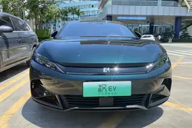 比亚迪汉EV千山翠限量版揭面，“原谅绿”涂装颇为帅气，3.9S破百图片