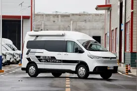 最像新能源的燃油版Vanlife！可变大床+旋转工作台，年轻人看过来图片