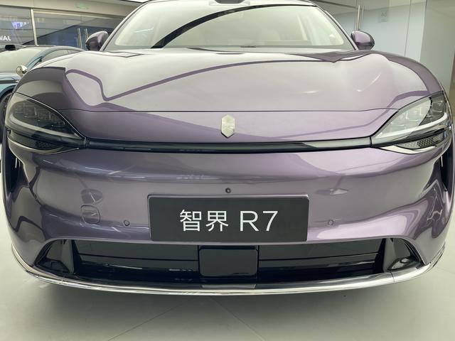 新款智界R7实拍