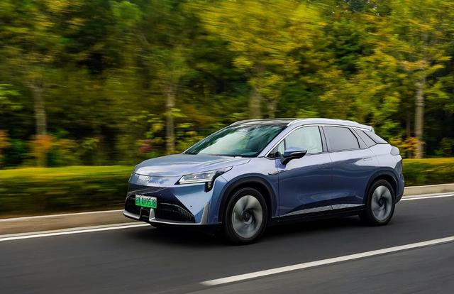 续航一千公里！盘点三款纯电车型，超长续航无焦虑，比油车还能跑