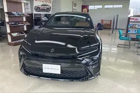 全新皇冠Sport 黑武士版 运动的风格图片