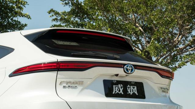 油价飙升的时代，要不要买辆混动车？试驾广汽丰田威飒