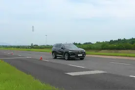 专业场地试驾别克昂科威家族：能文能武的顾家男人图片