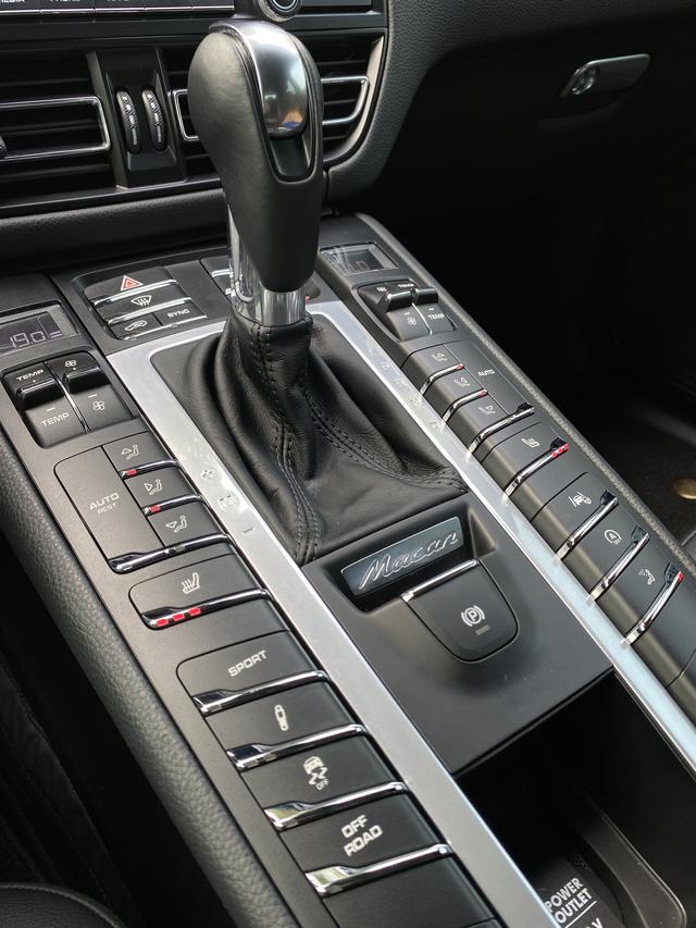 2020款 迈阿密蓝 保时捷 Macan 2.0T