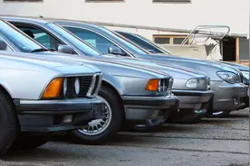 宝马7系历史回顾，看奔驰S级宿敌是如何炼成的图片