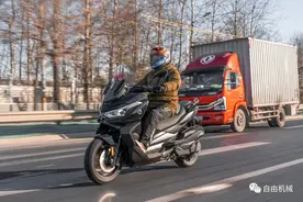 抢鲜试驾无极350T，你猜比蓝天白云便宜多少钱？丨把玩图片