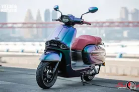 炫彩渐变色+KYB减震，维多利亚Sixties系列新配色，售价14980元起图片