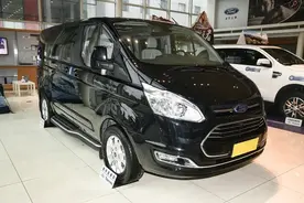 适合家用的大号MPV，配7座+2.0T发动机，带你看福特途睿欧图片