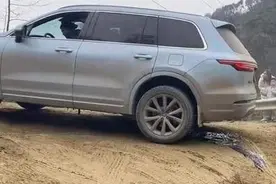 理想ONE成佛坡“遇难”，又遭友商海报内涵？图片