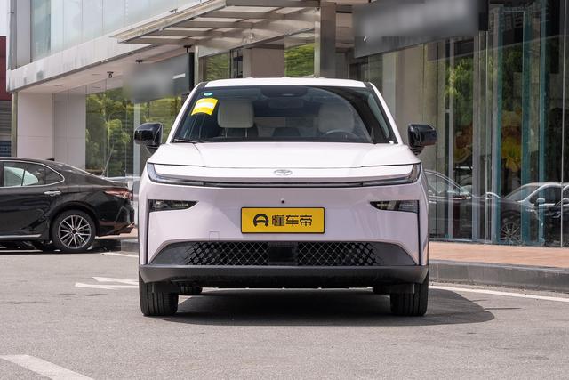 连续两月销量破万，扒开表面看看广汽丰田铂智 3X里边的料