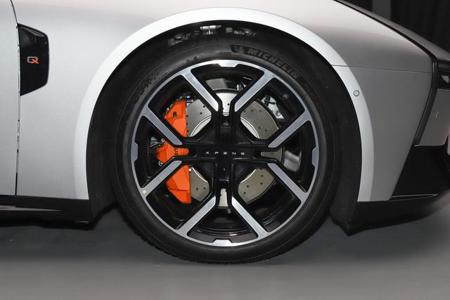 全新小鹏P7上市售21.98万起
