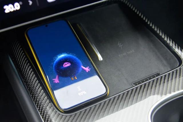 小米SU7 Ultra：情绪价值拉满！这就是雷总的诚意？
