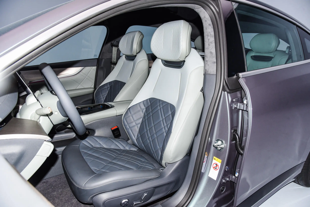 又“卷”起来了？长安启源首款车型来袭，特斯拉Model3压力大了？