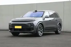 理想L9，车长5218mm，售价45.98万，综合续航超1300km图片