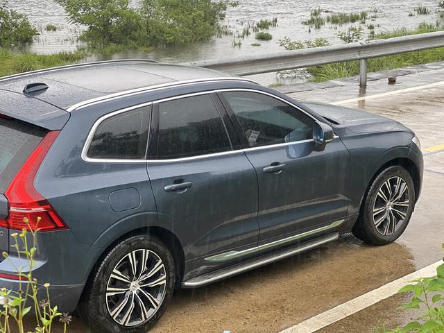 沃尔沃XC60雨季自驾雁楠公路：安全欣赏风景与开车经验分享