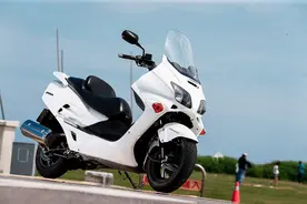 本田 Forza 250 MF06 鉴赏，难得一见的初代 “佛沙”图片